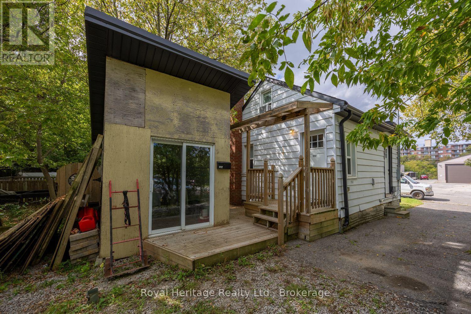 203 Valencia Road, Oshawa, Ontario  L1J 1P2 - Photo 15 - E13808854