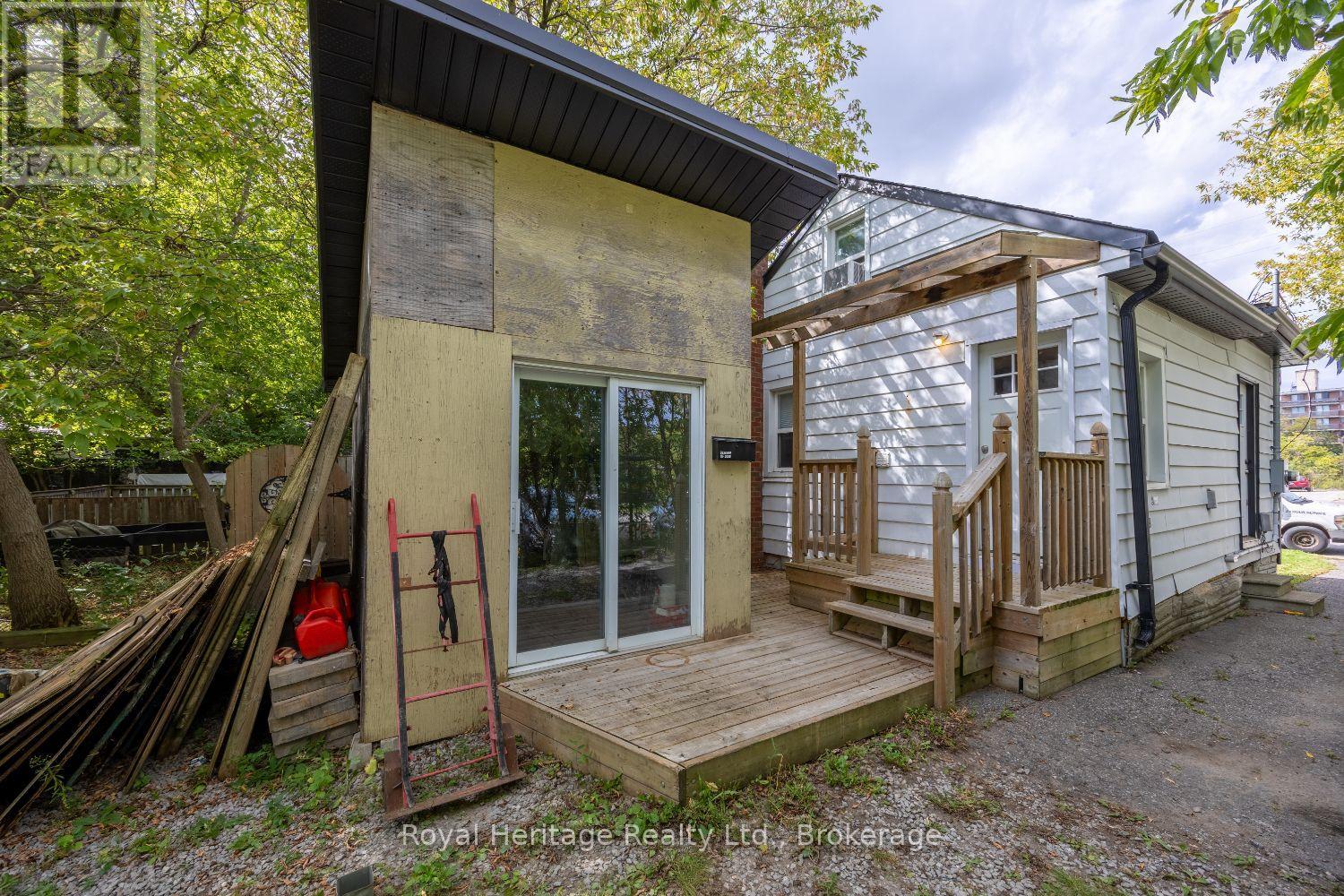 203 Valencia Road, Oshawa, Ontario  L1J 1P2 - Photo 16 - E13808854