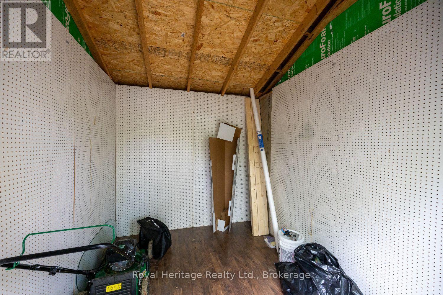 203 Valencia Road, Oshawa, Ontario  L1J 1P2 - Photo 17 - E13808854