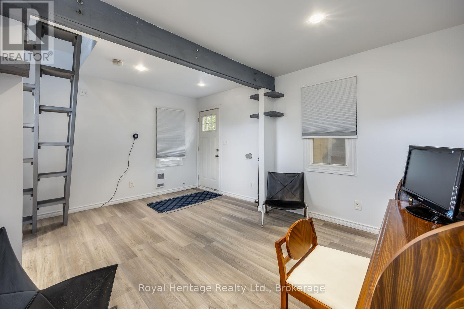 203 Valencia Road, Oshawa, Ontario  L1J 1P2 - Photo 6 - E13808854
