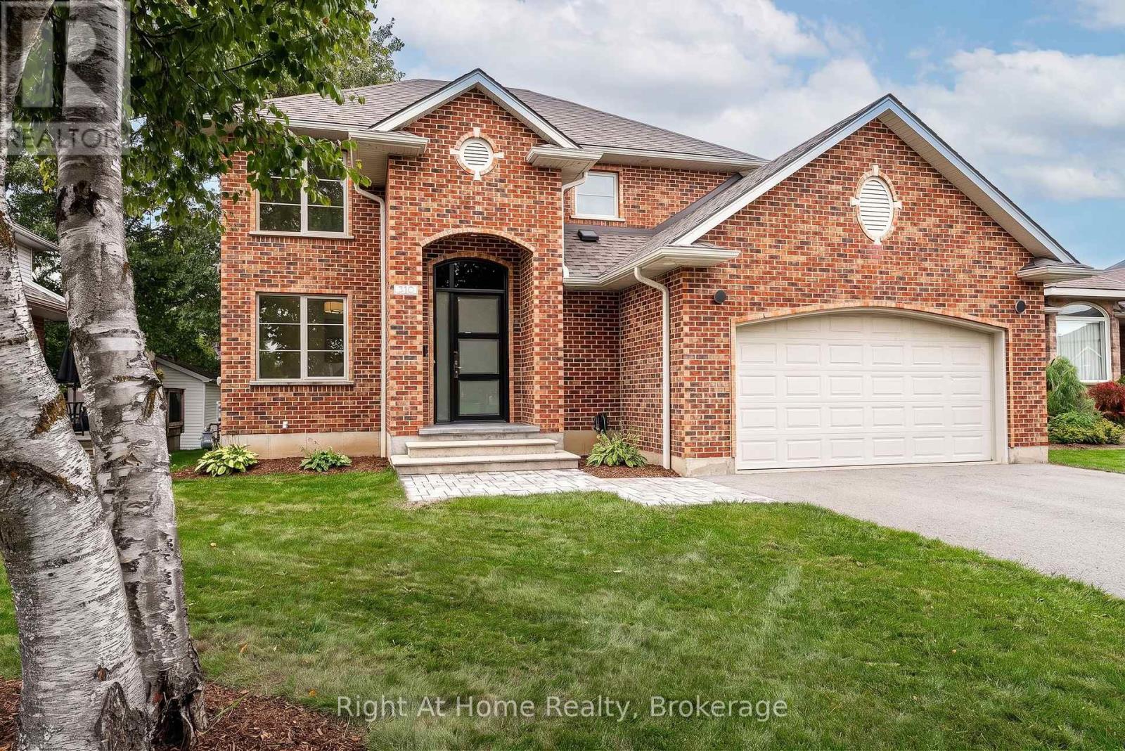 310 BRIARHILL DRIVE, Stratford, Ontario