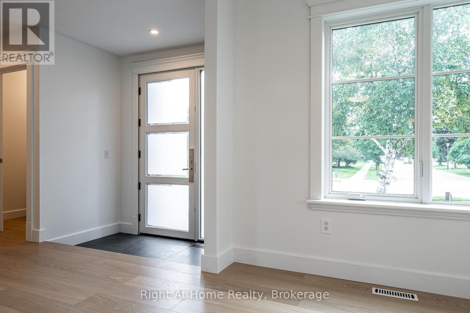 310 Briarhill Drive, Stratford, Ontario  N5A 7S2 - Photo 3 - X13808830
