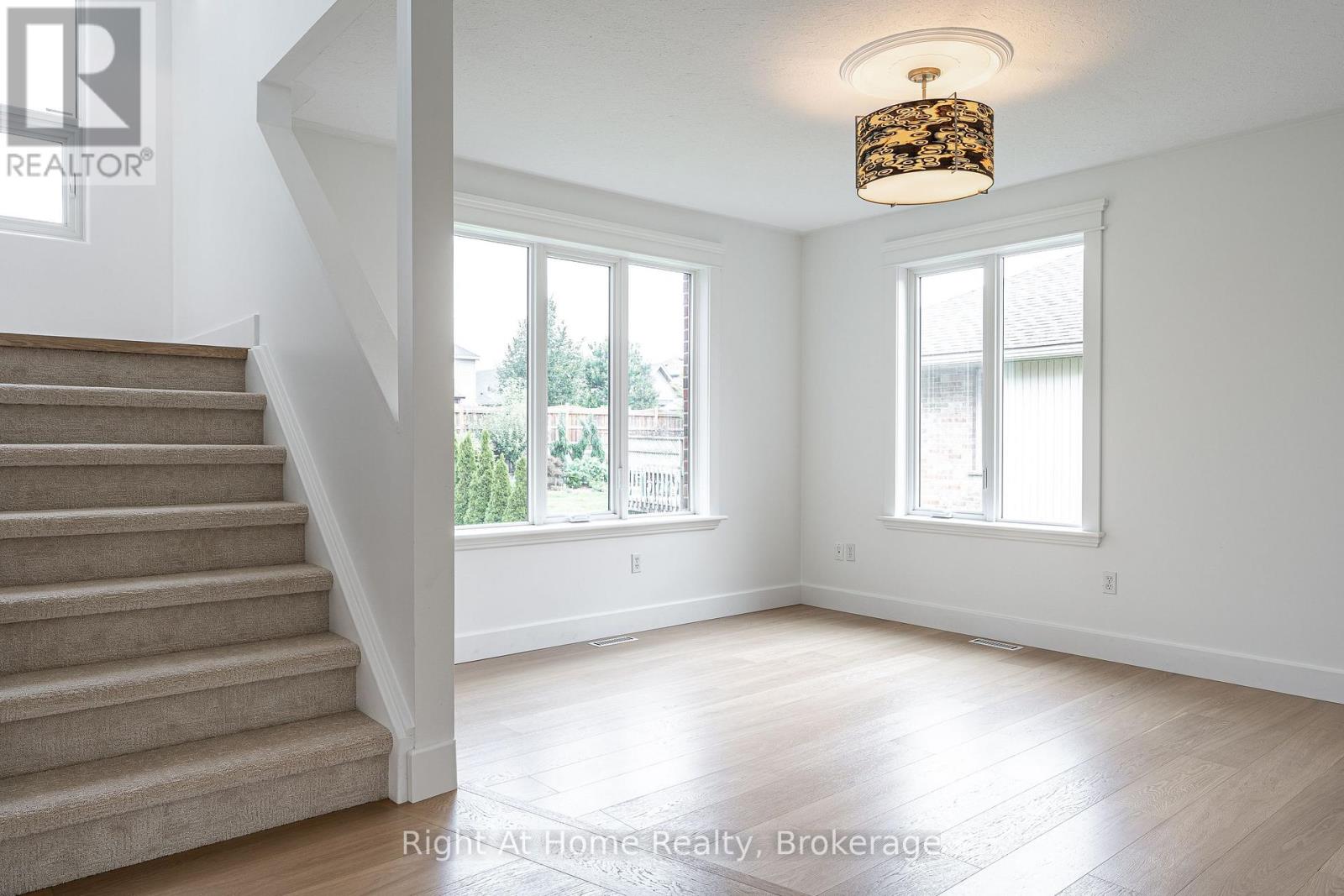 310 Briarhill Drive, Stratford, Ontario  N5A 7S2 - Photo 6 - X13808830