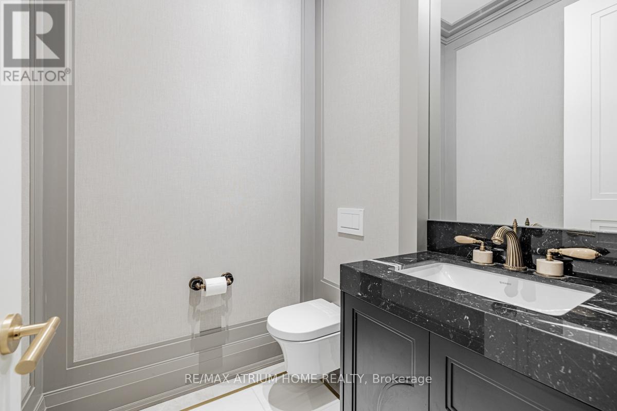 319 Richview Avenue, Toronto, Ontario  M5P 3G4 - Photo 12 - C13808744