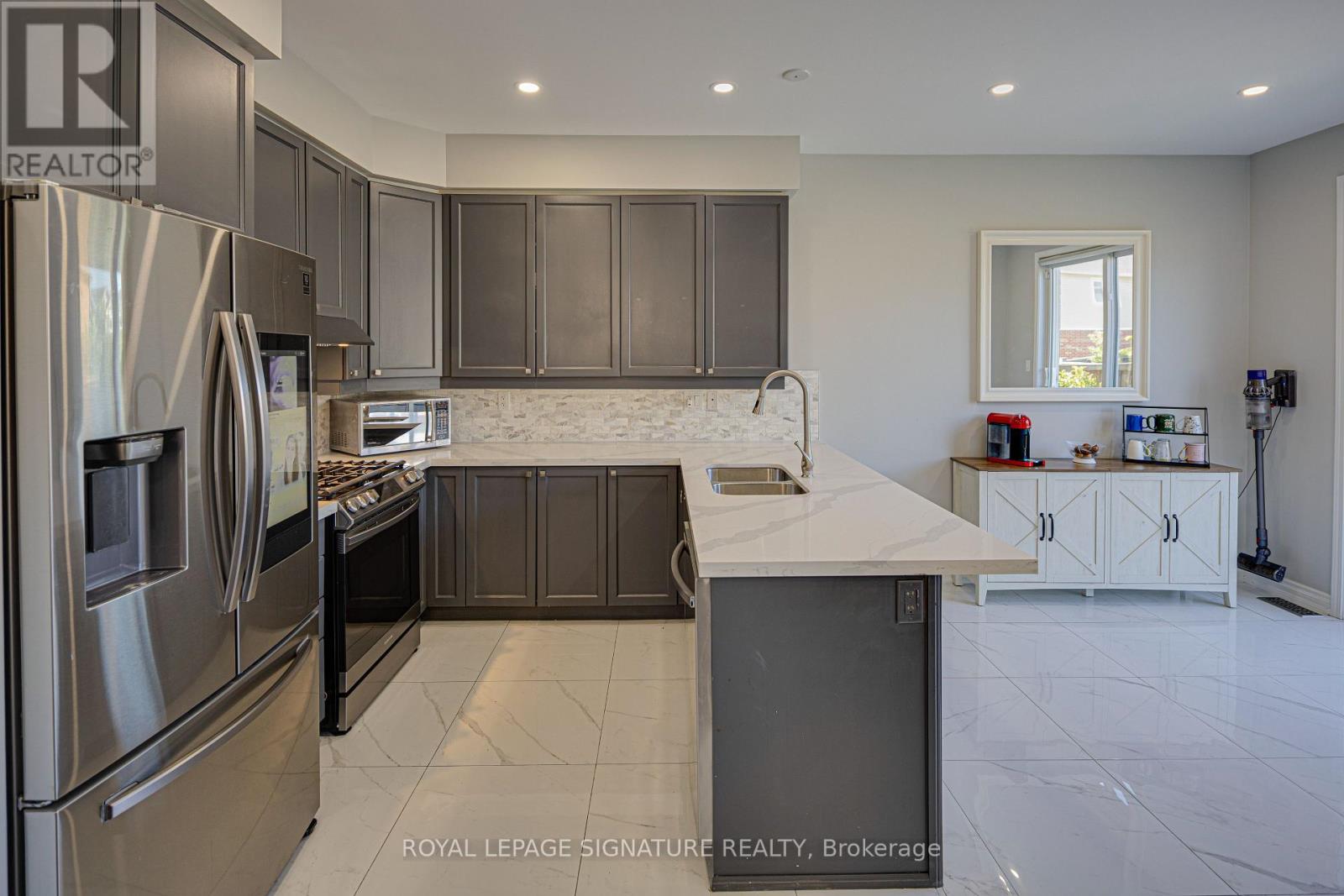 1832 Misthollow Drive, Pickering, Ontario  L1X 0A7 - Photo 11 - E13808868