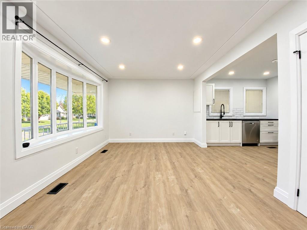 24 SANDALWOOD Avenue Unit# Upper photo 6