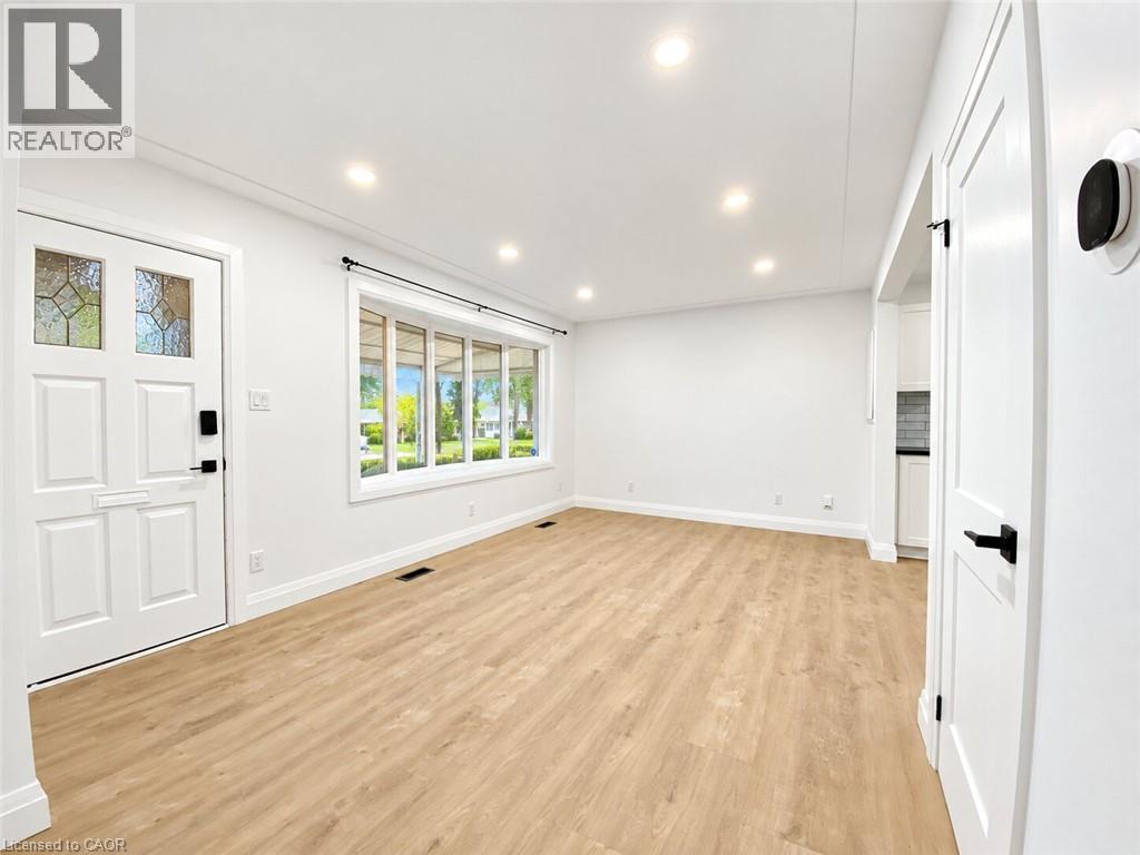 24 SANDALWOOD Avenue Unit# Upper photo 3