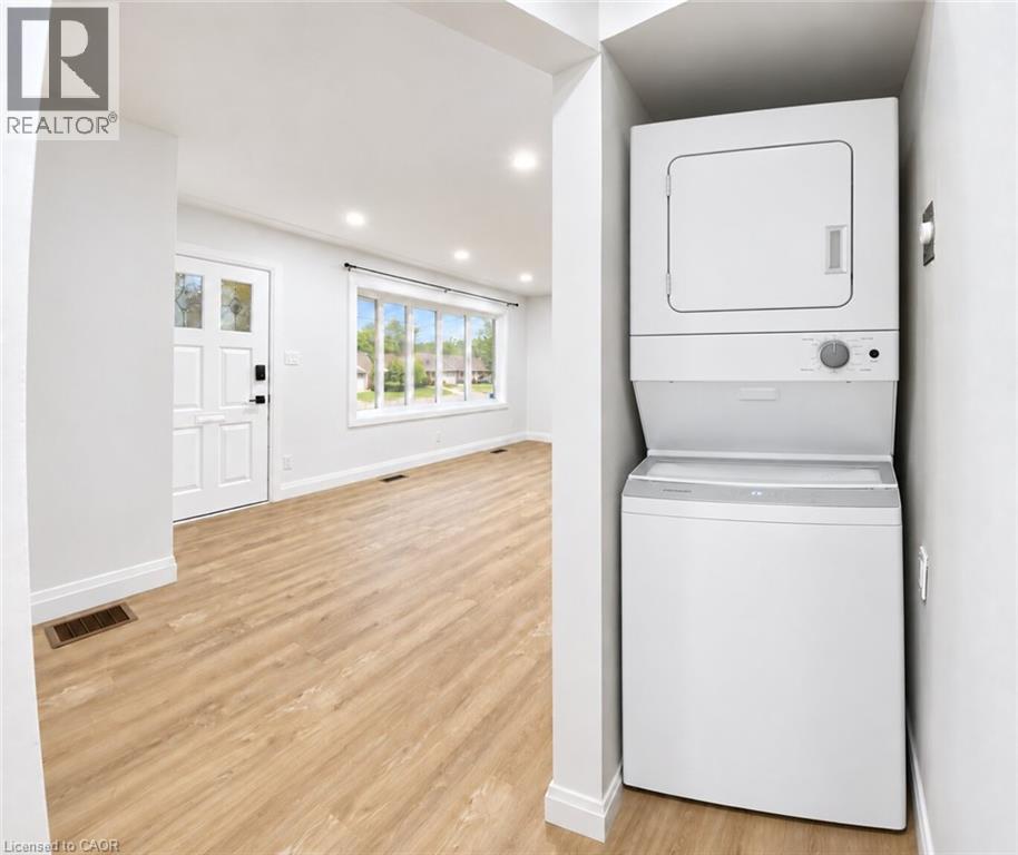 24 SANDALWOOD Avenue Unit# Upper photo 5