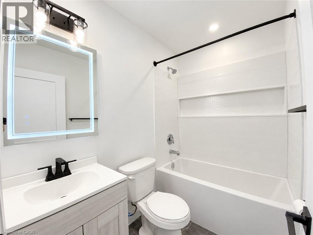 24 SANDALWOOD Avenue Unit# Upper photo 10