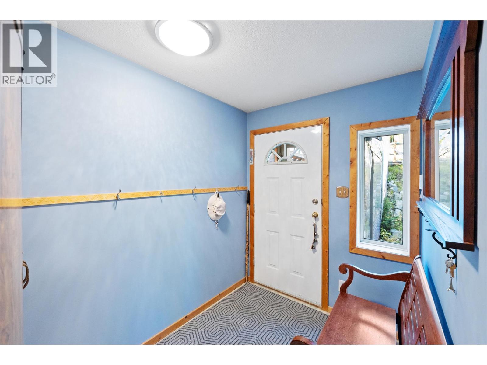 160 Cougar Road, Oliver, British Columbia  V0H 1T8 - Photo 4 - 10401077