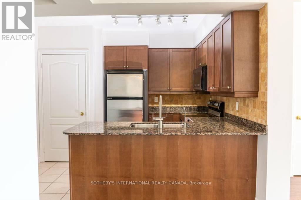 1011 - 100 Promenade Circle, Vaughan (Brownridge), Ontario  L4J 7W7 - Photo 4 - N13808740