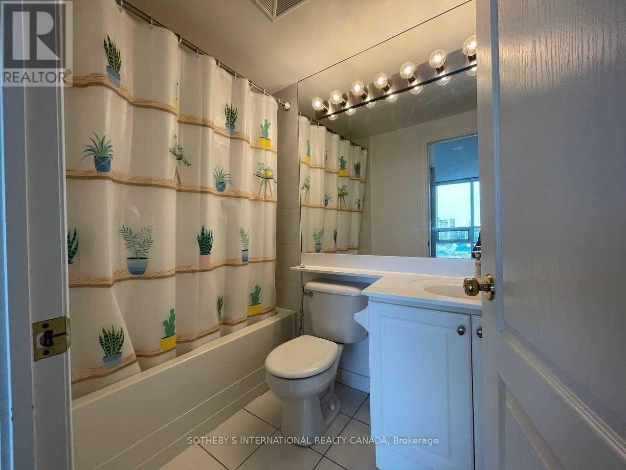 1011 - 100 Promenade Circle, Vaughan (Brownridge), Ontario  L4J 7W7 - Photo 8 - N13808740