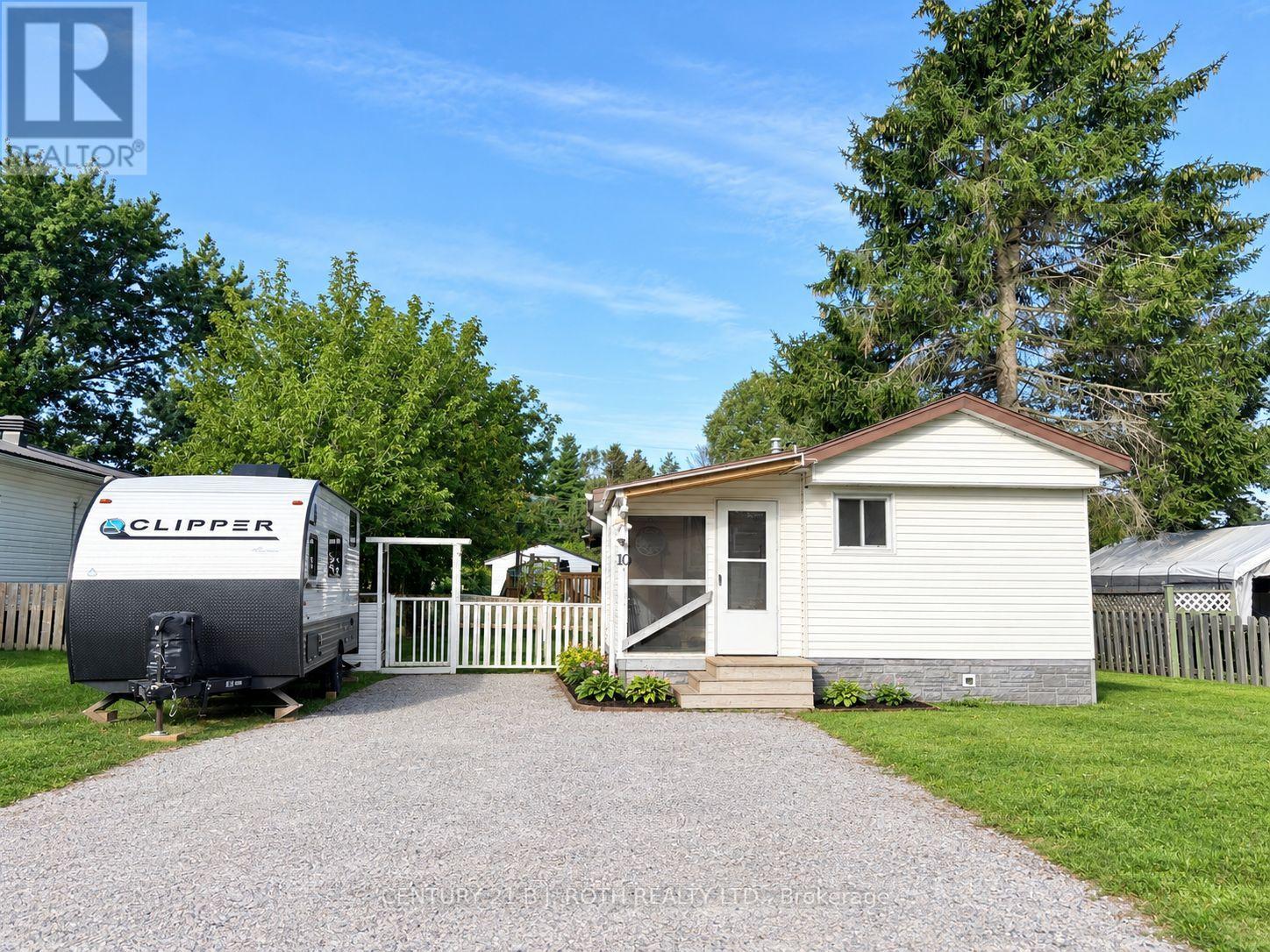 10 Shamrock Crescent, Essa, Ontario  L3W 0T7 - Photo 1 - N13809008