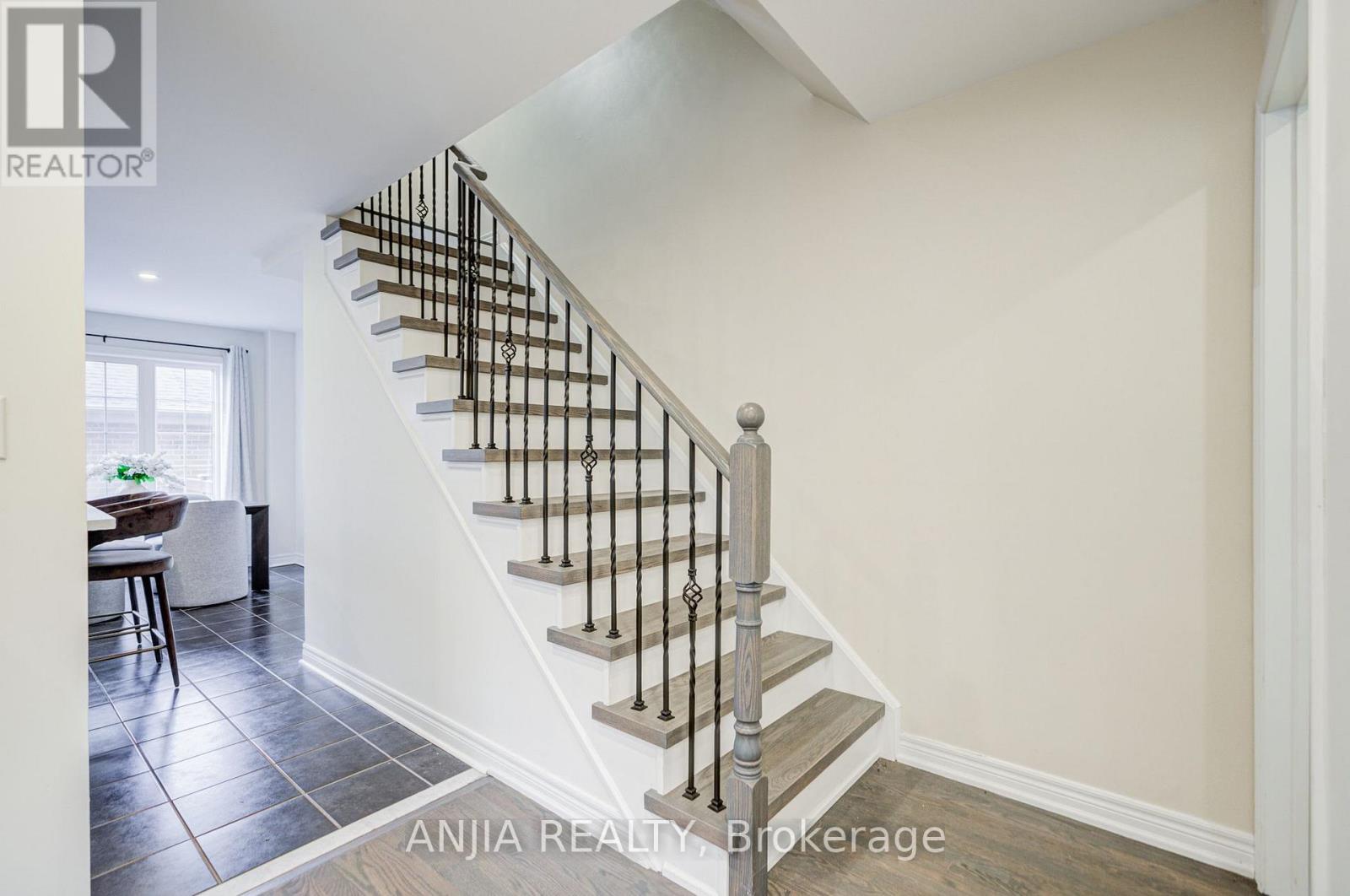 375 White's Hill Avenue, Markham, Ontario  L6B 0J3 - Photo 10 - N13809016