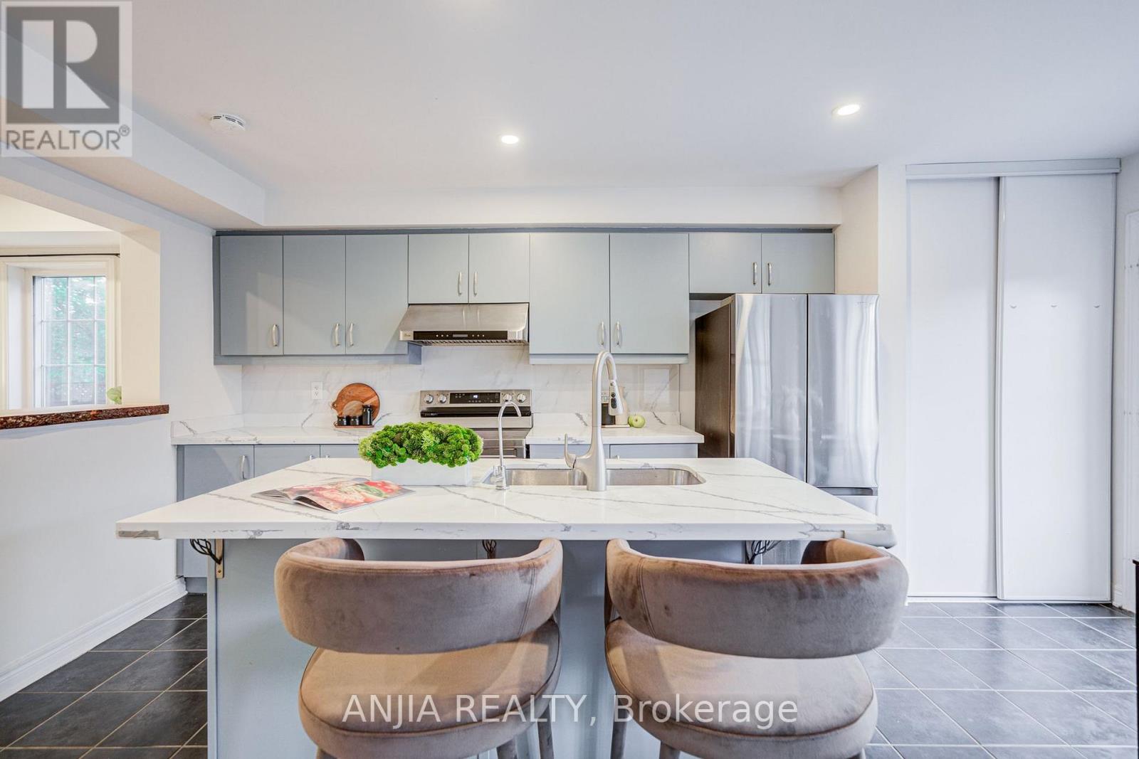375 White's Hill Avenue, Markham, Ontario  L6B 0J3 - Photo 14 - N13809016