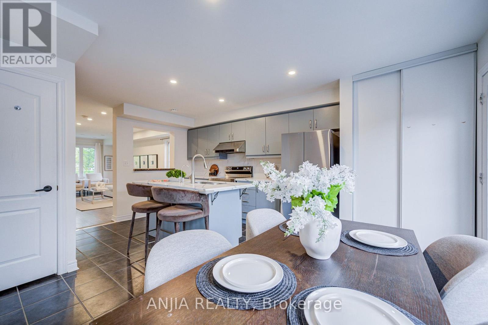 375 White's Hill Avenue, Markham, Ontario  L6B 0J3 - Photo 18 - N13809016