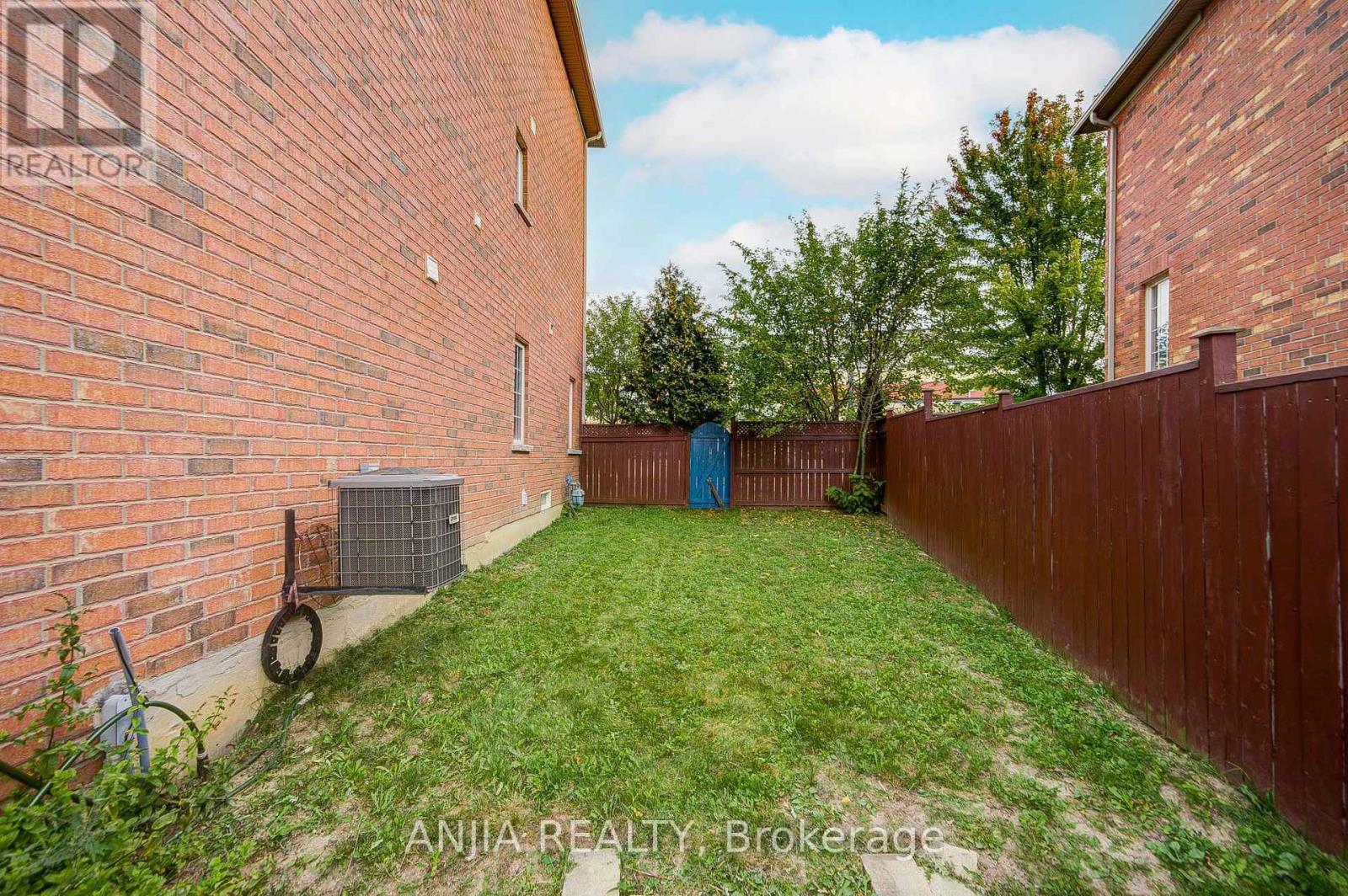 375 White's Hill Avenue, Markham, Ontario  L6B 0J3 - Photo 46 - N13809016