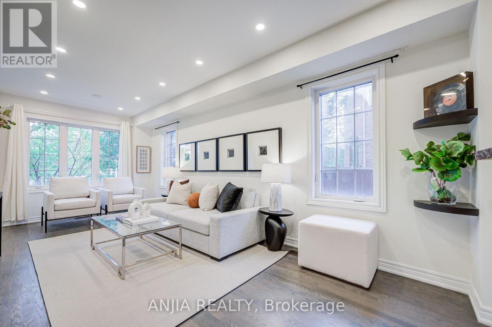 375 White's Hill Avenue, Markham, Ontario  L6B 0J3 - Photo 7 - N13809016