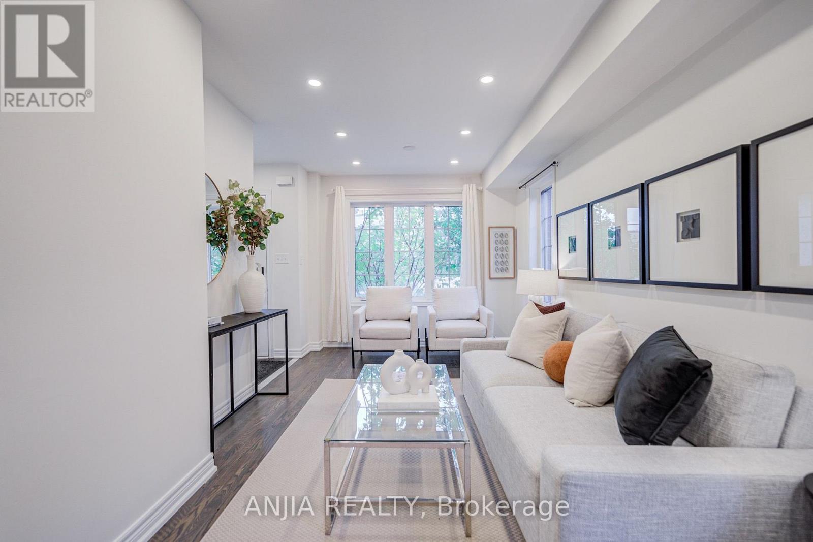 375 White's Hill Avenue, Markham, Ontario  L6B 0J3 - Photo 8 - N13809016