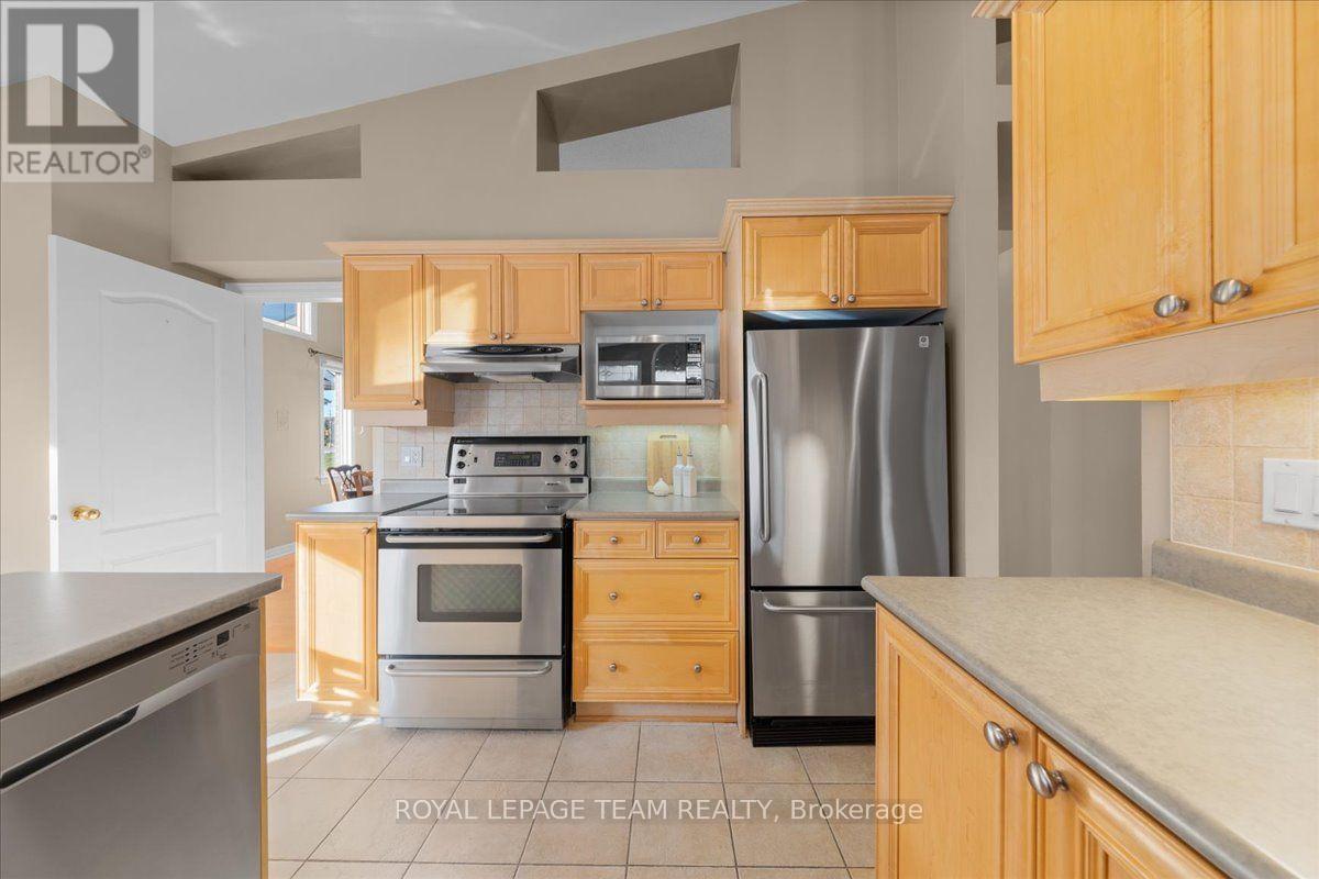 6 Amberlakes Drive, Ottawa, Ontario  K2S 1Z9 - Photo 16 - X13808884