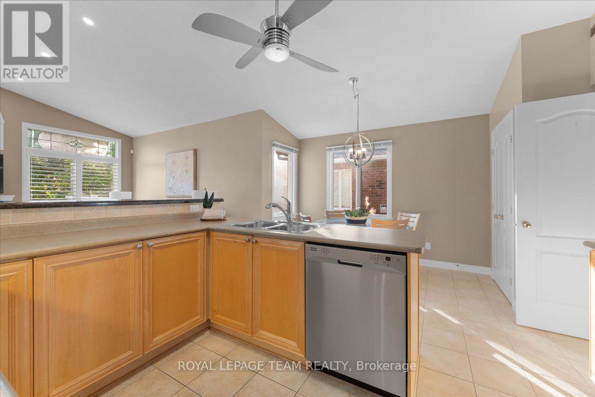 6 Amberlakes Drive, Ottawa, Ontario  K2S 1Z9 - Photo 17 - X13808884