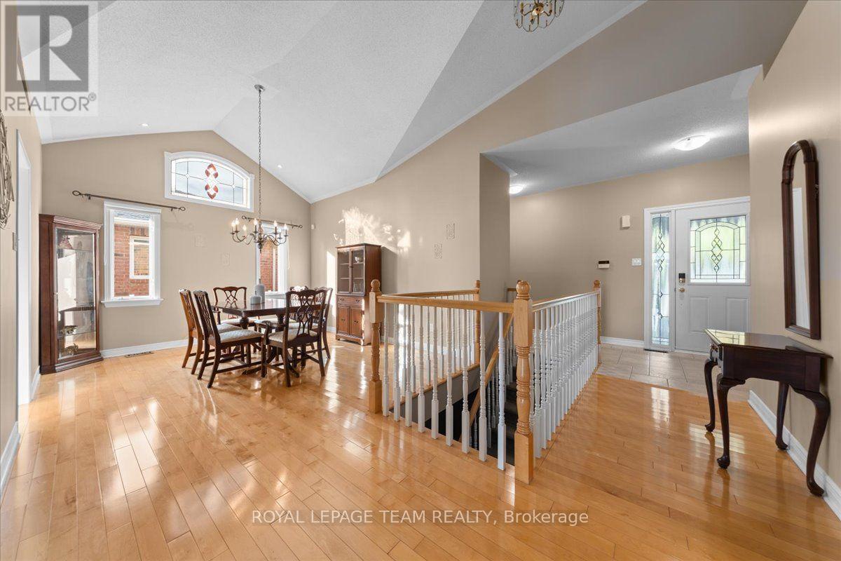 6 Amberlakes Drive, Ottawa, Ontario  K2S 1Z9 - Photo 3 - X13808884