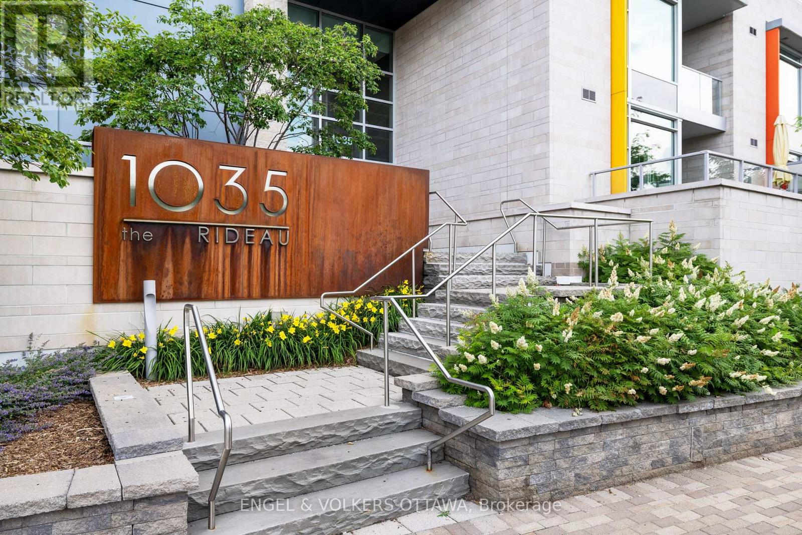 1103 - 1035 Bank Street, Ottawa, Ontario  K1S 5K3 - Photo 2 - X13808920