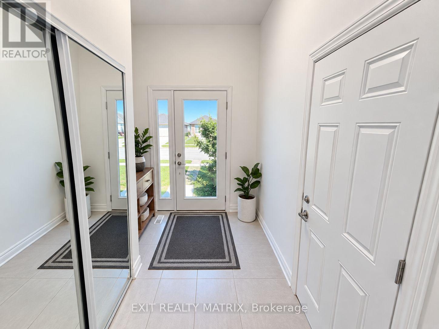 97 Rallidale Street, Ottawa, Ontario  K1X 0G7 - Photo 2 - X13808932