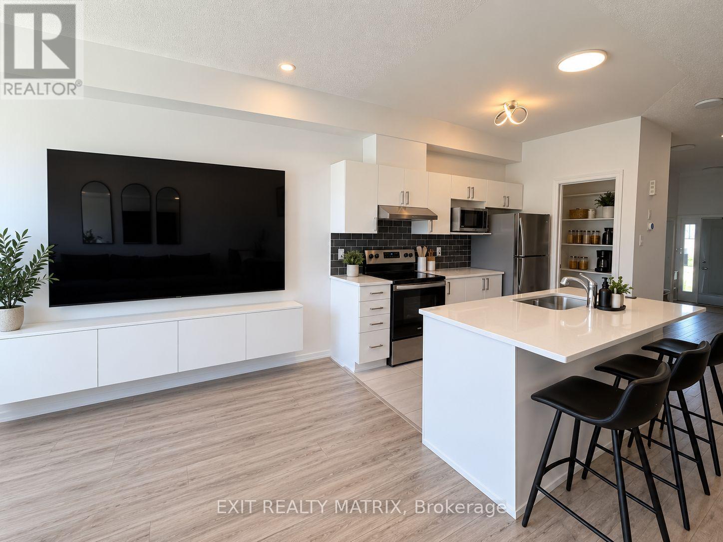 97 Rallidale Street, Ottawa, Ontario  K1X 0G7 - Photo 3 - X13808932
