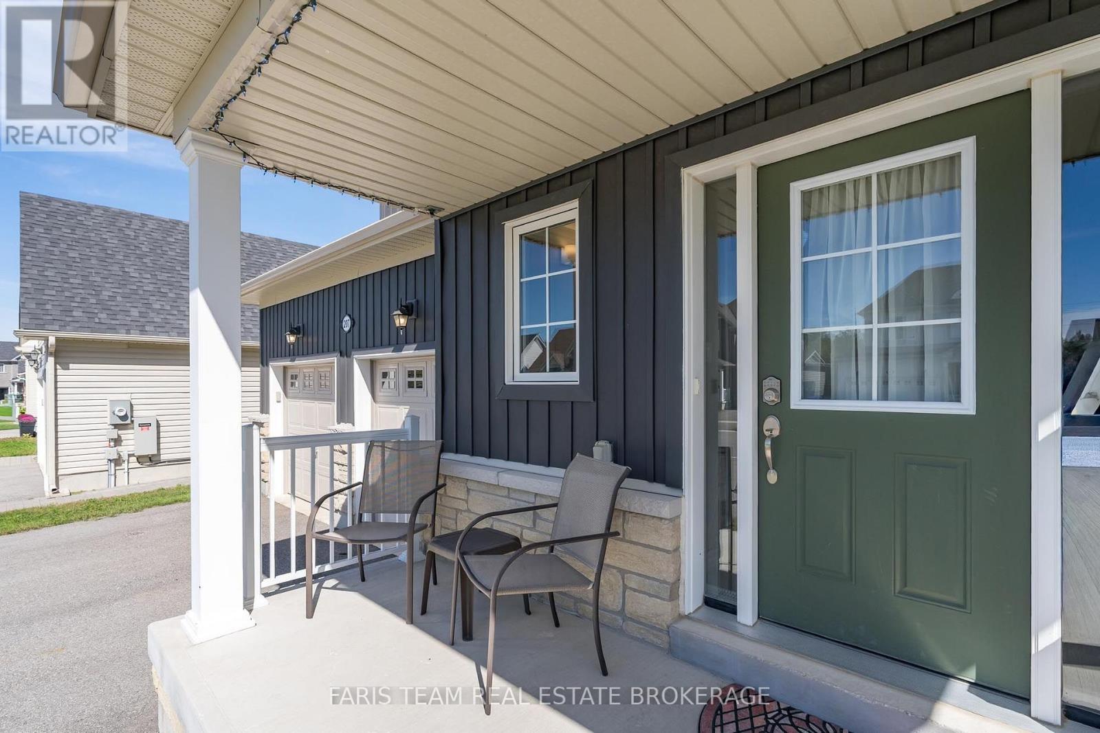 207 Springfield Crescent, Clearview (Stayner), Ontario  L0M 1S0 - Photo 4 - S13808846