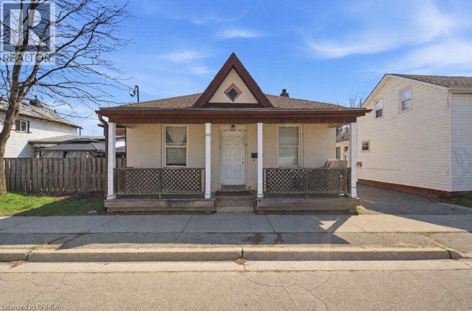 103 QUEEN Street, brantford, Ontario