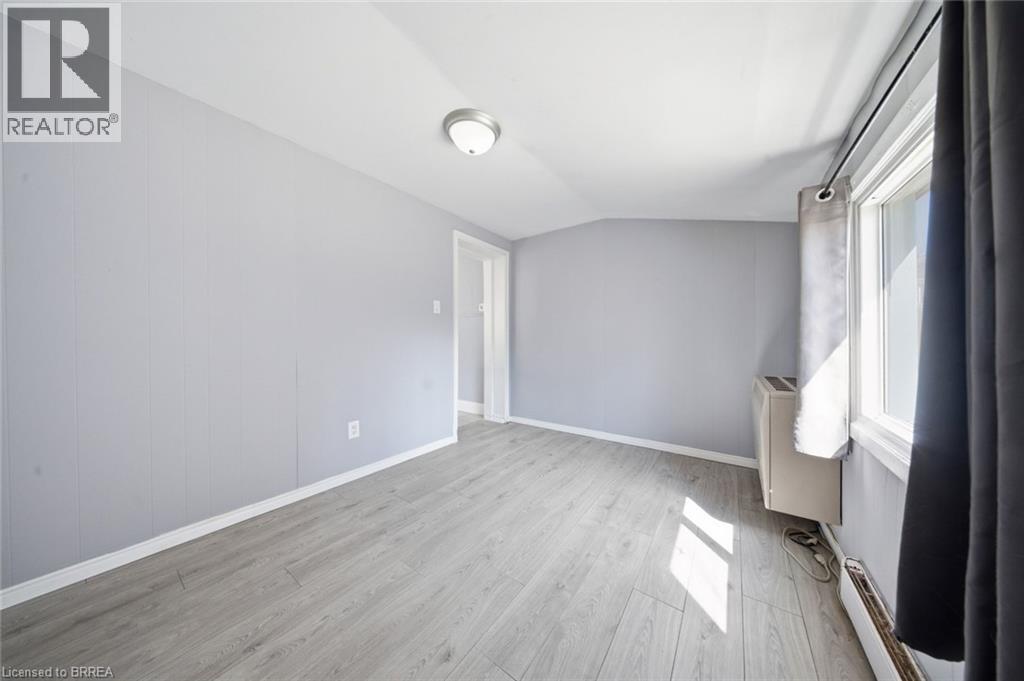 103 Queen Street, Brantford, Ontario  N3T 3C1 - Photo 12 - 40863914