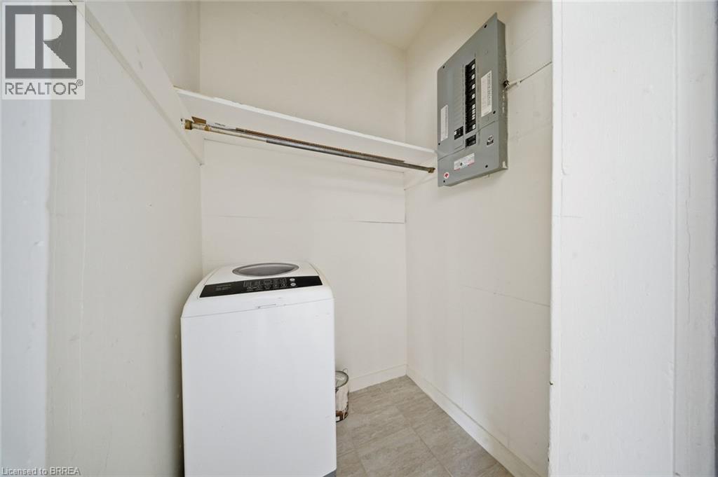103 Queen Street, Brantford, Ontario  N3T 3C1 - Photo 17 - 40863914