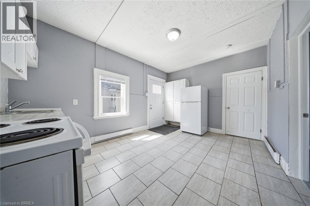 103 Queen Street, Brantford, Ontario  N3T 3C1 - Photo 6 - 40863914