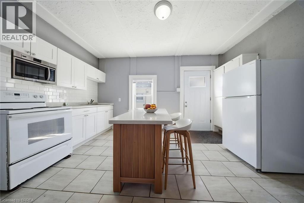 103 Queen Street, Brantford, Ontario  N3T 3C1 - Photo 8 - 40863914