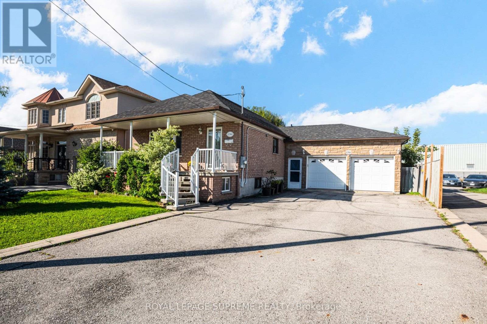 136 Winston Park Boulevard, Toronto, Ontario  M3K 1C5 - Photo 1 - W13808762