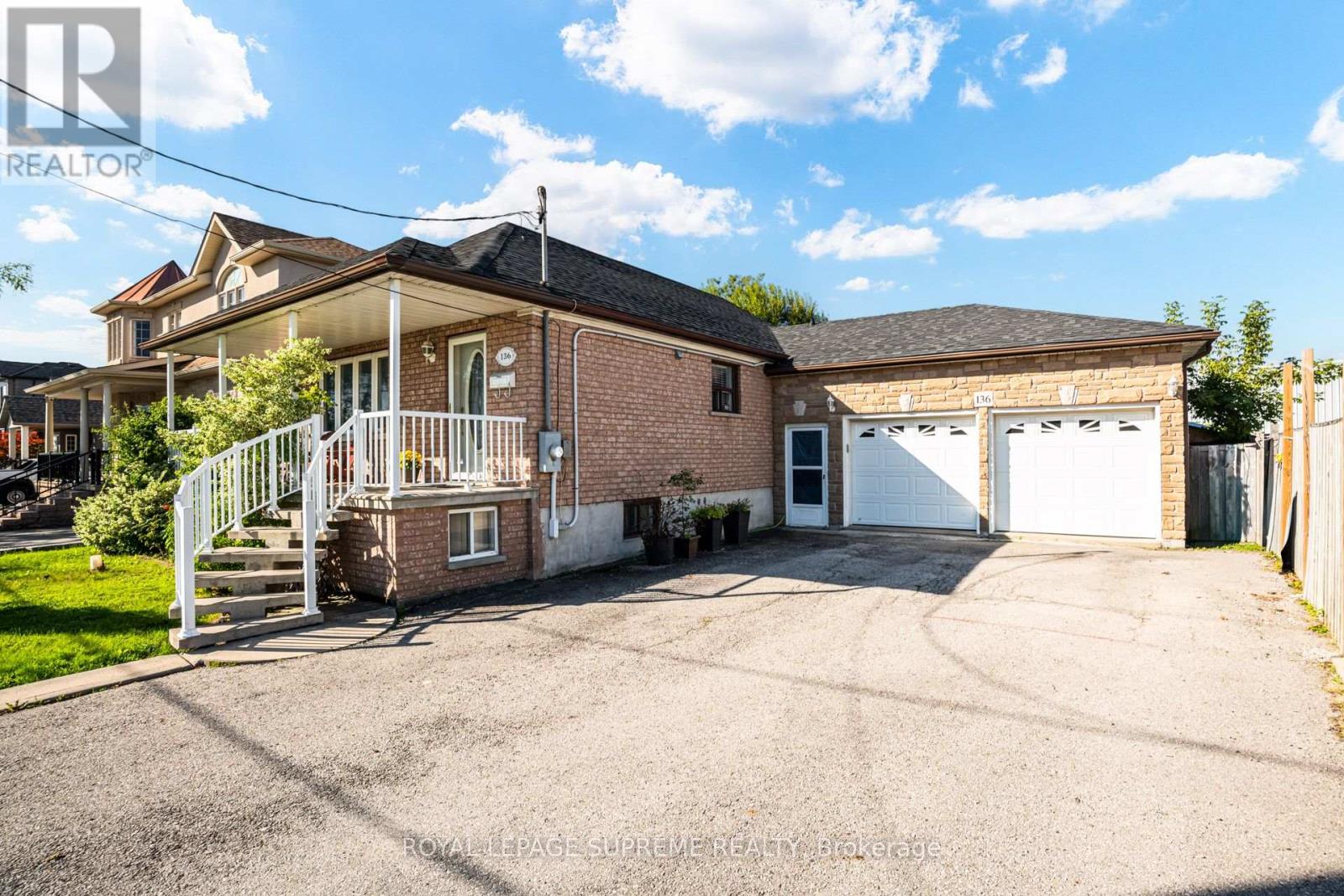 136 Winston Park Boulevard, Toronto, Ontario  M3K 1C5 - Photo 3 - W13808762