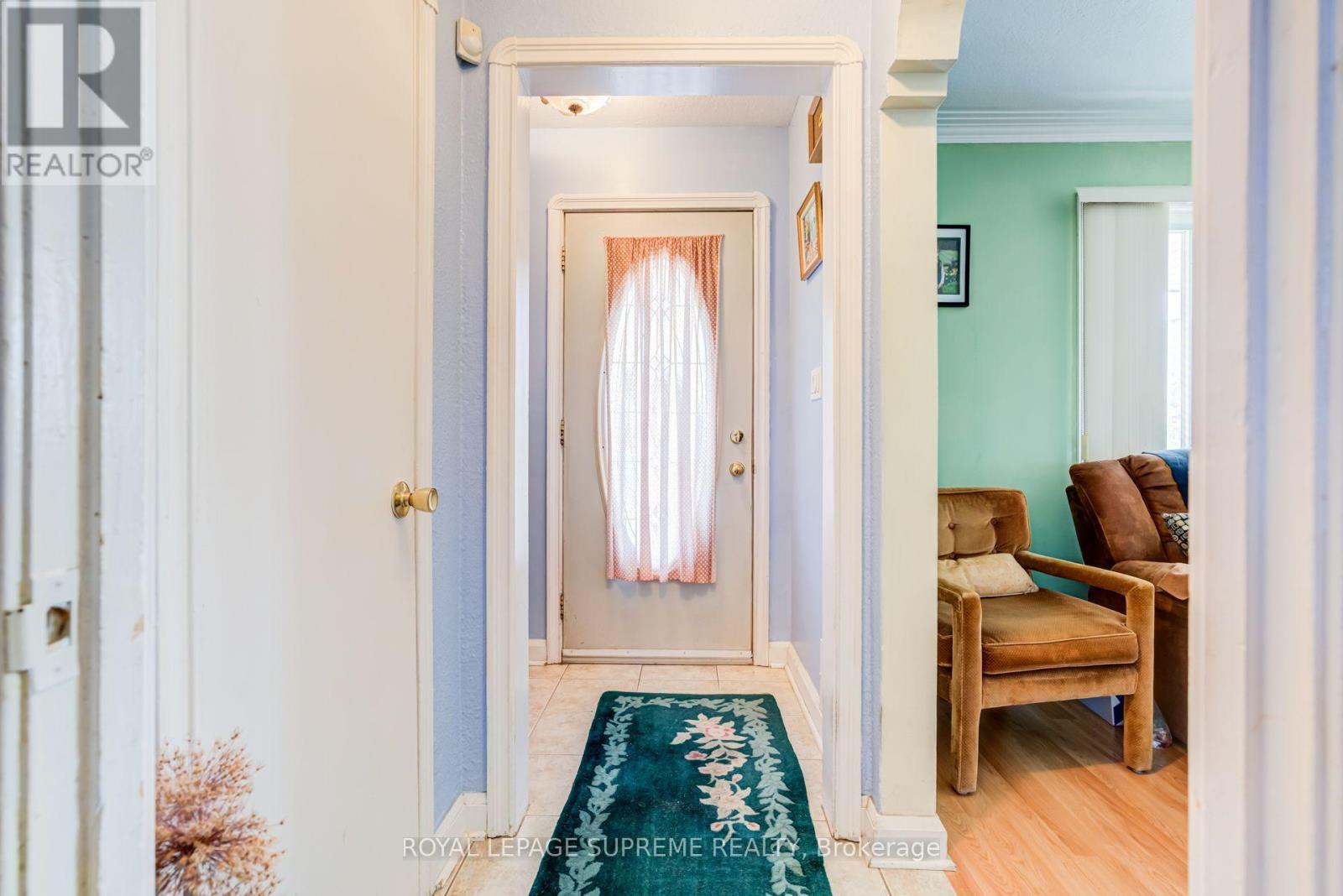 136 Winston Park Boulevard, Toronto, Ontario  M3K 1C5 - Photo 5 - W13808762