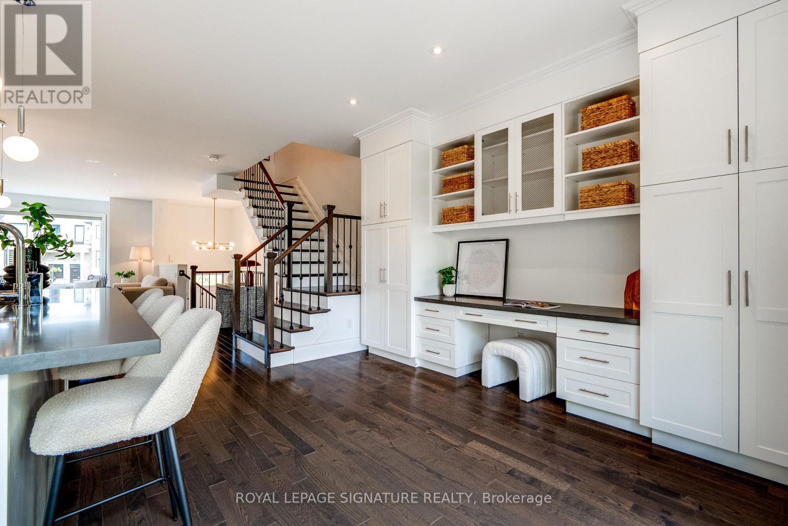 18 Matthew Court, Toronto, Ontario  M9B 0C1 - Photo 11 - W13808796
