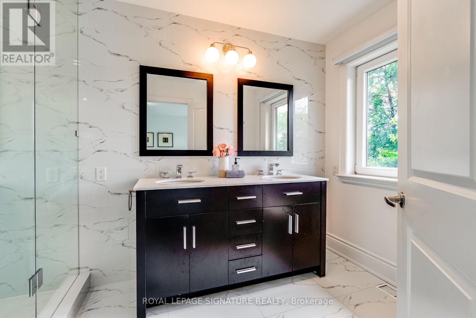 18 Matthew Court, Toronto, Ontario  M9B 0C1 - Photo 17 - W13808796
