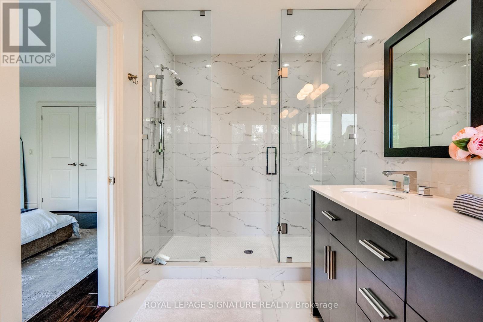 18 Matthew Court, Toronto, Ontario  M9B 0C1 - Photo 18 - W13808796