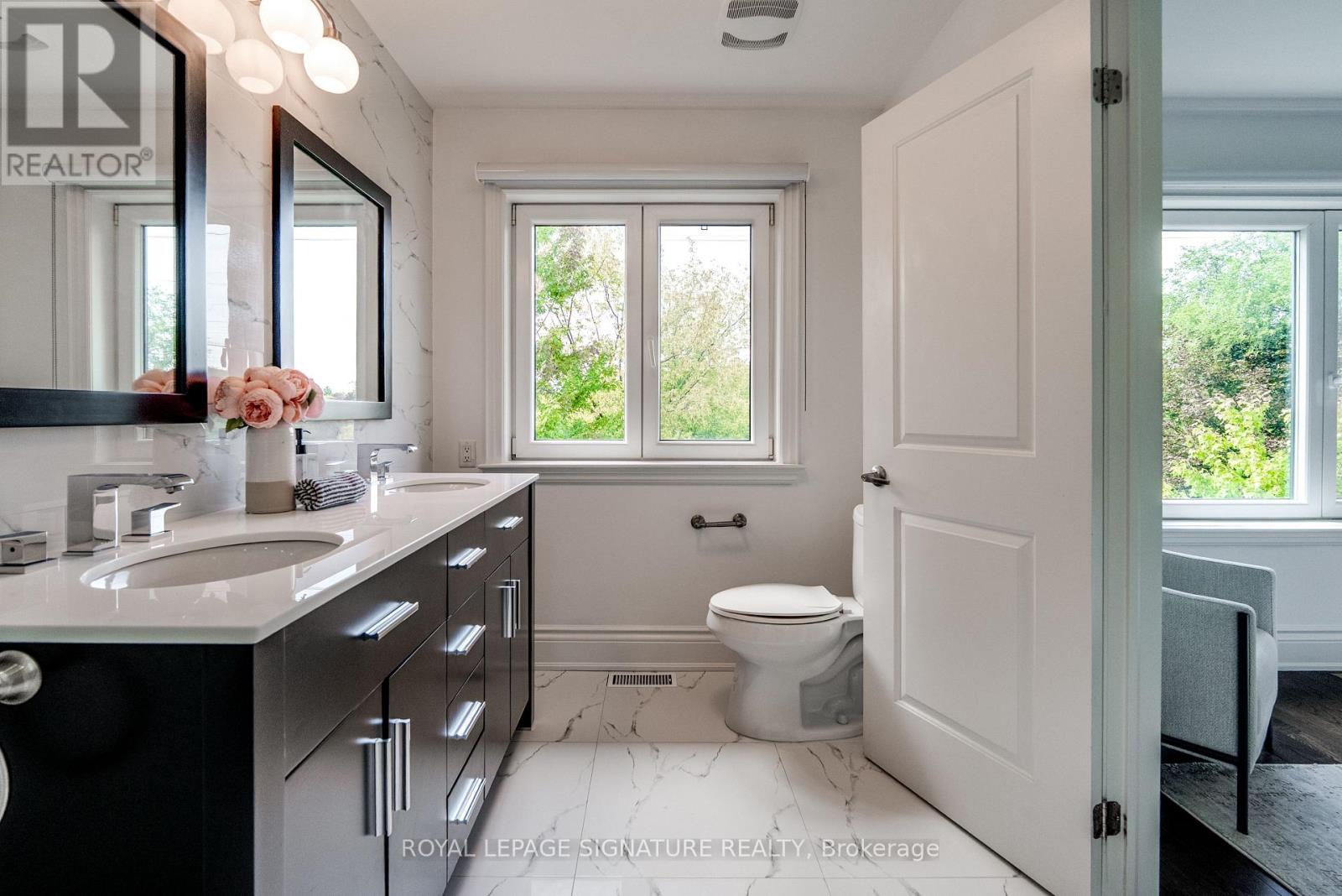 18 Matthew Court, Toronto, Ontario  M9B 0C1 - Photo 19 - W13808796