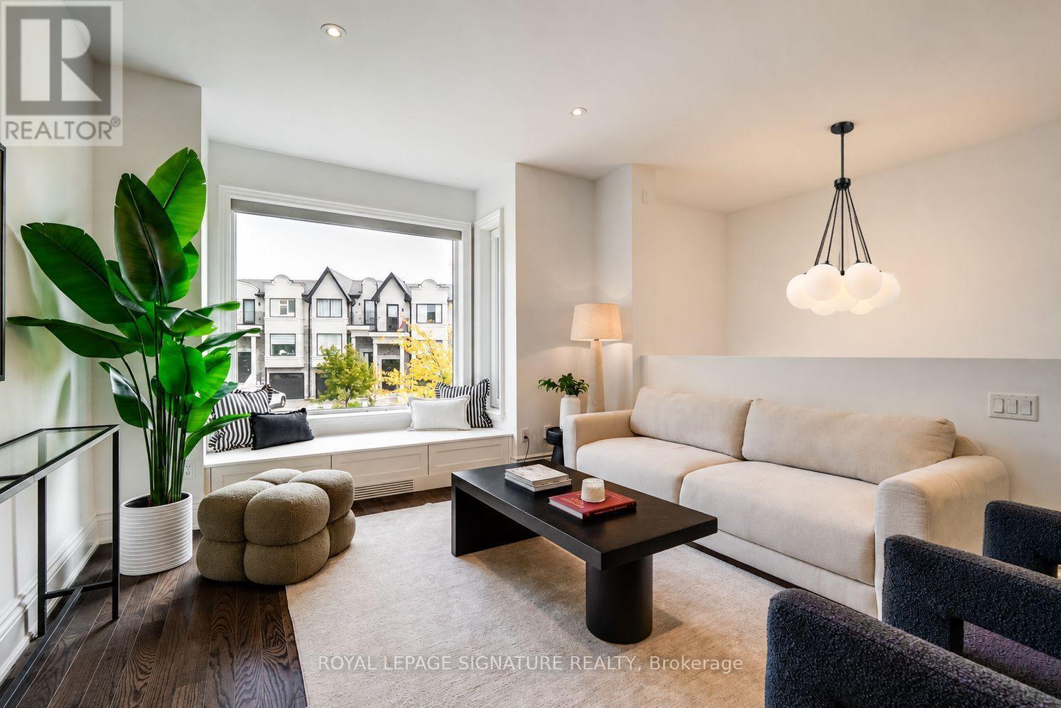 18 Matthew Court, Toronto, Ontario  M9B 0C1 - Photo 3 - W13808796