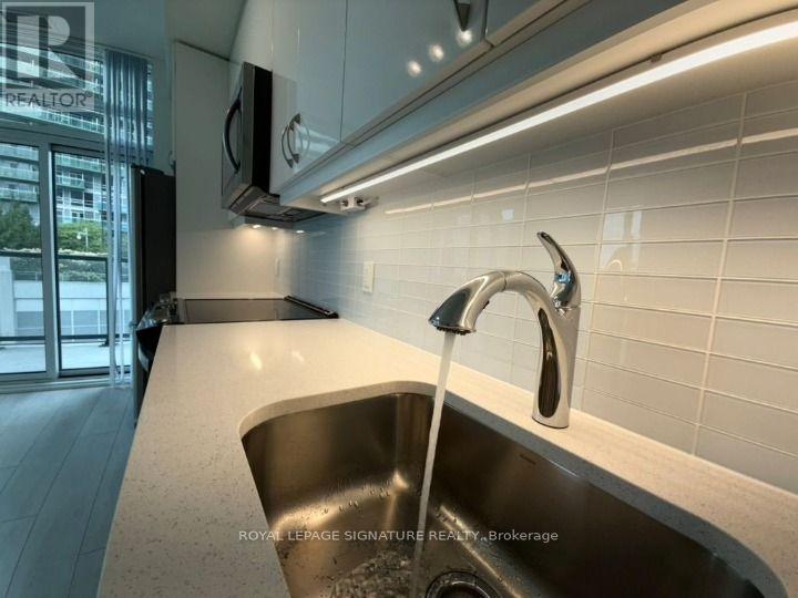 411 - 38 Annie Craig Drive, Toronto, Ontario  M8V 0G9 - Photo 8 - W13808798