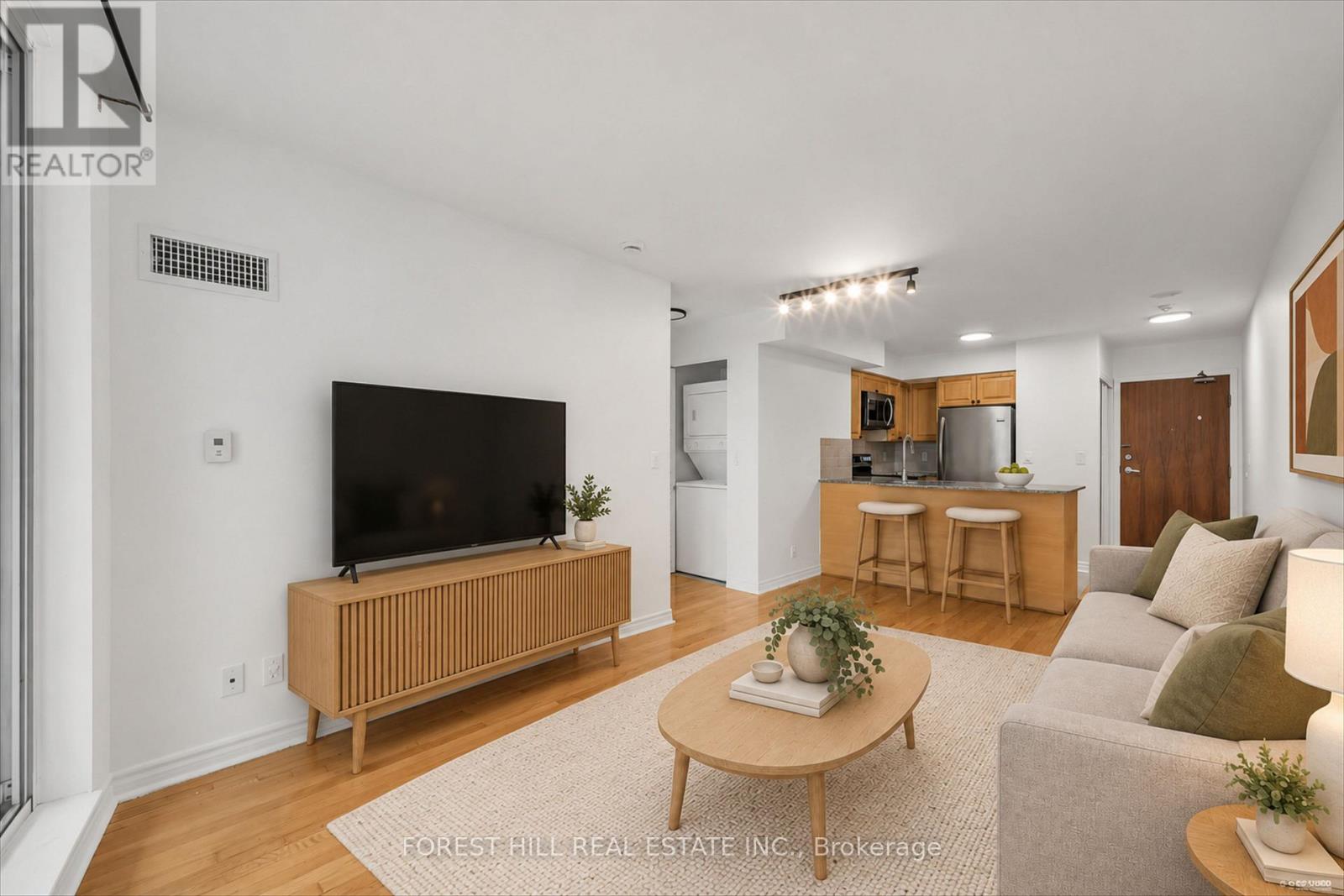 705 - 33 ELM DRIVE W