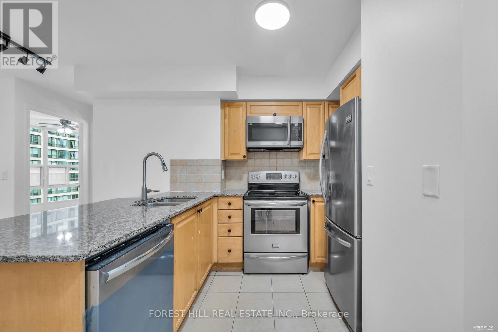 705 - 33 Elm Drive W, Mississauga, Ontario  L5B 4L2 - Photo 10 - W13808850