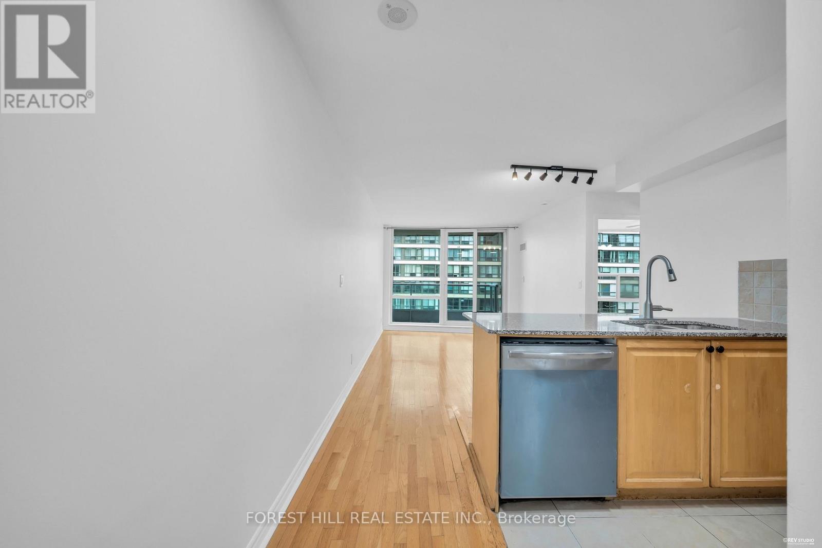 705 - 33 Elm Drive W, Mississauga, Ontario  L5B 4L2 - Photo 14 - W13808850
