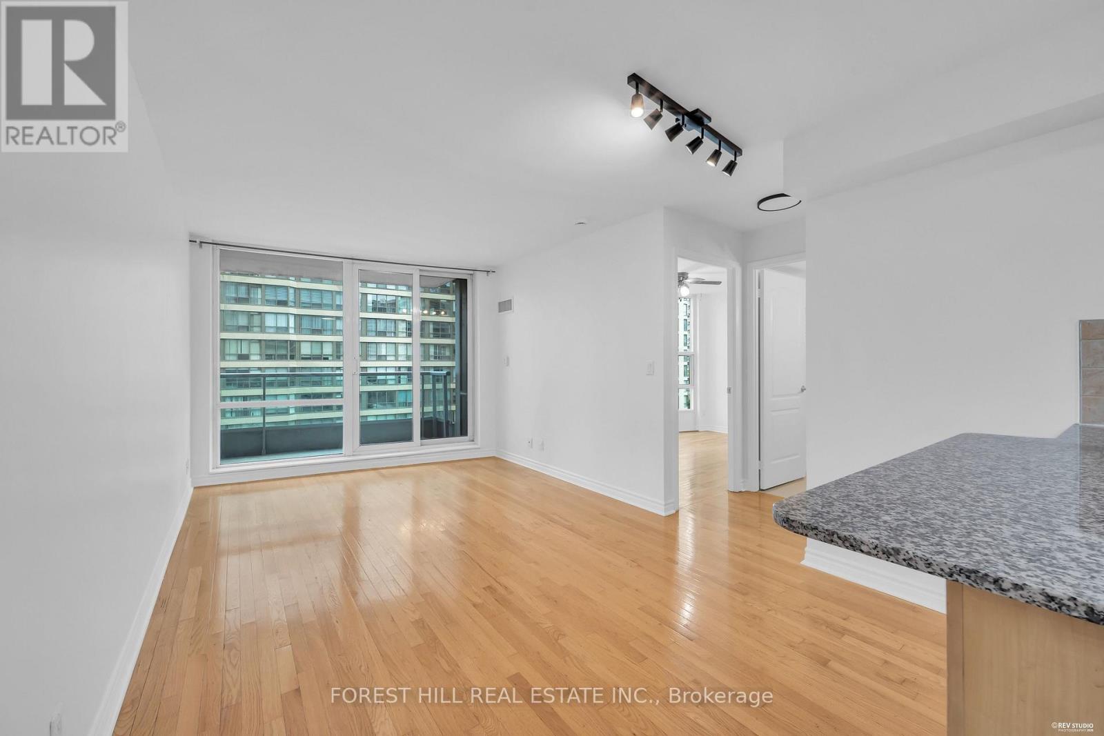 705 - 33 Elm Drive W, Mississauga, Ontario  L5B 4L2 - Photo 15 - W13808850