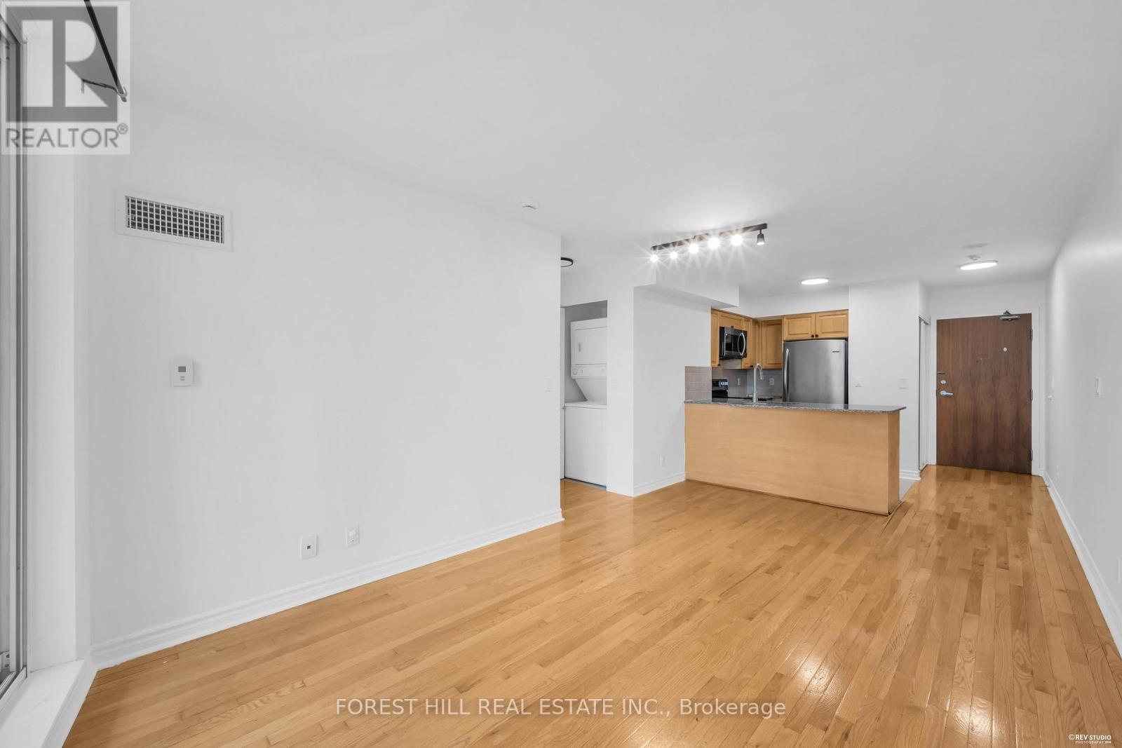 705 - 33 Elm Drive W, Mississauga, Ontario  L5B 4L2 - Photo 2 - W13808850