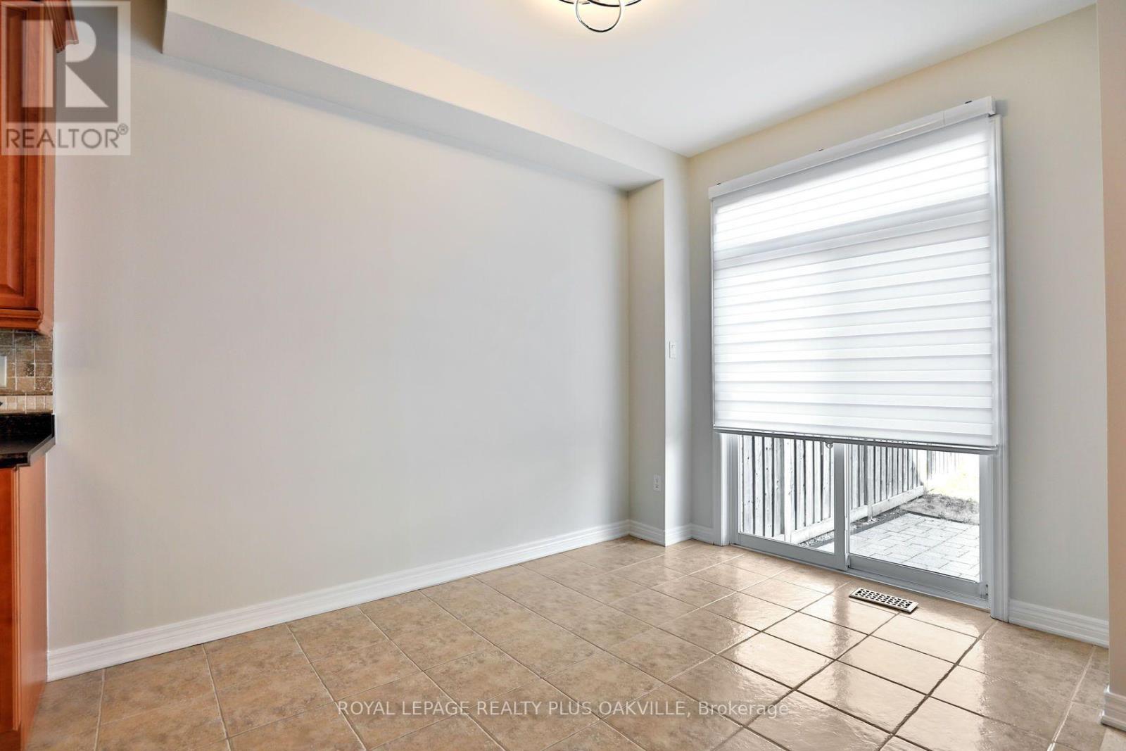 1267 Jezero Crescent, Oakville, Ontario  L6H 0B5 - Photo 11 - W13808906